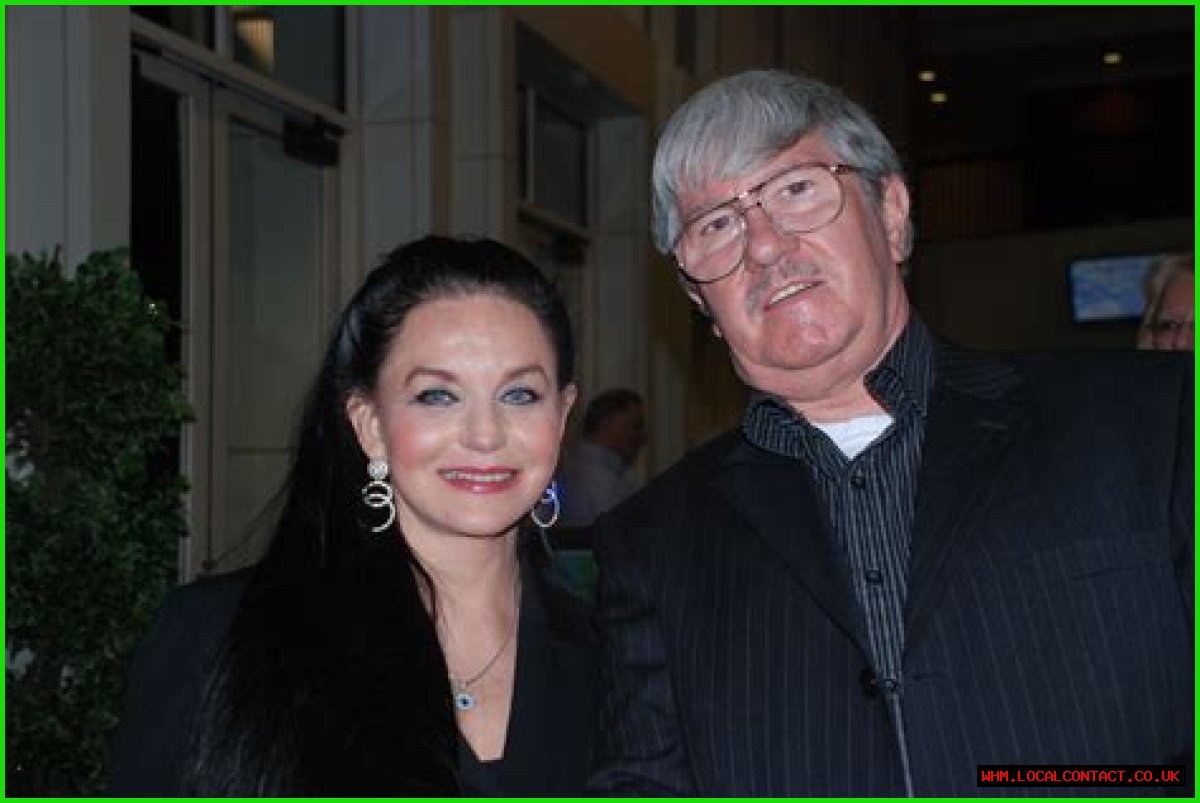 Unraveling The Love Story: Who Was Crystal Gayle Married To?
